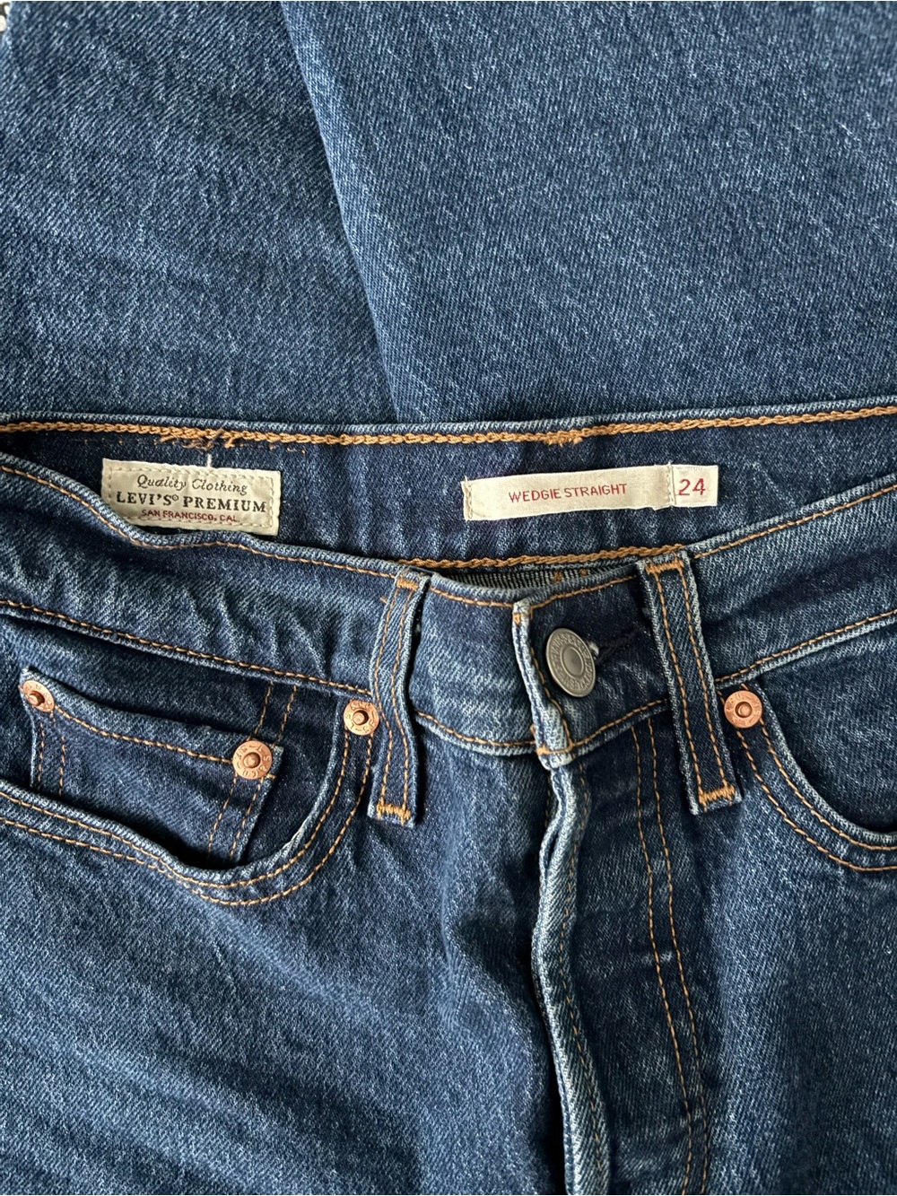 Levi's Premium Wedgie Straight Button Fly Jeans 24 - Picture 4 of 7